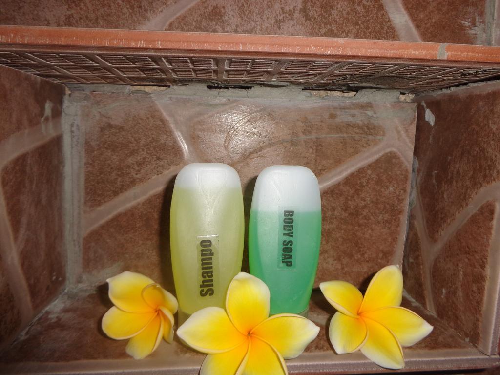 Kusuka Bungalow Gili Trawangan Buitenkant foto