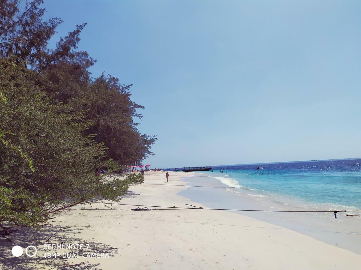 Kusuka Bungalow Gili Trawangan Buitenkant foto